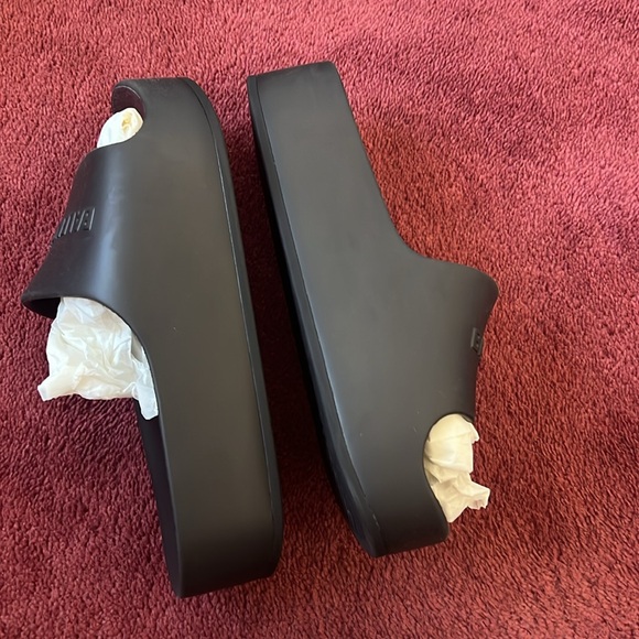 COPY - Balenciaga chunky slides in black - Picture 6 of 8